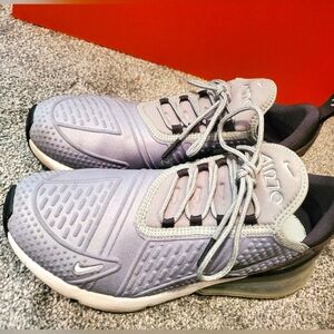 Nike 270